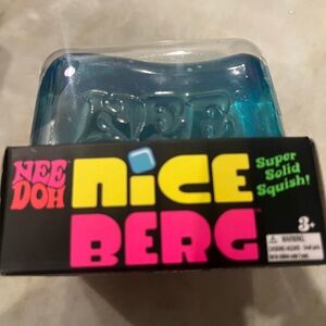 Needoh Nice Berg Blue Solid Squish Kids Bath Toy